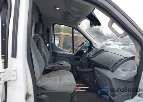 2016 Ford Transit-250 z USA, uszkodzony, nr VIN 1FTYR1ZM8GKA59672
